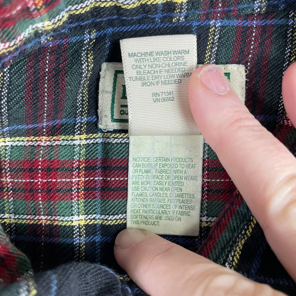 LL Bean Flannel Shirt Mens Medium Regular Red Green Scottish Plaid Button Down - Picture 8 of 9